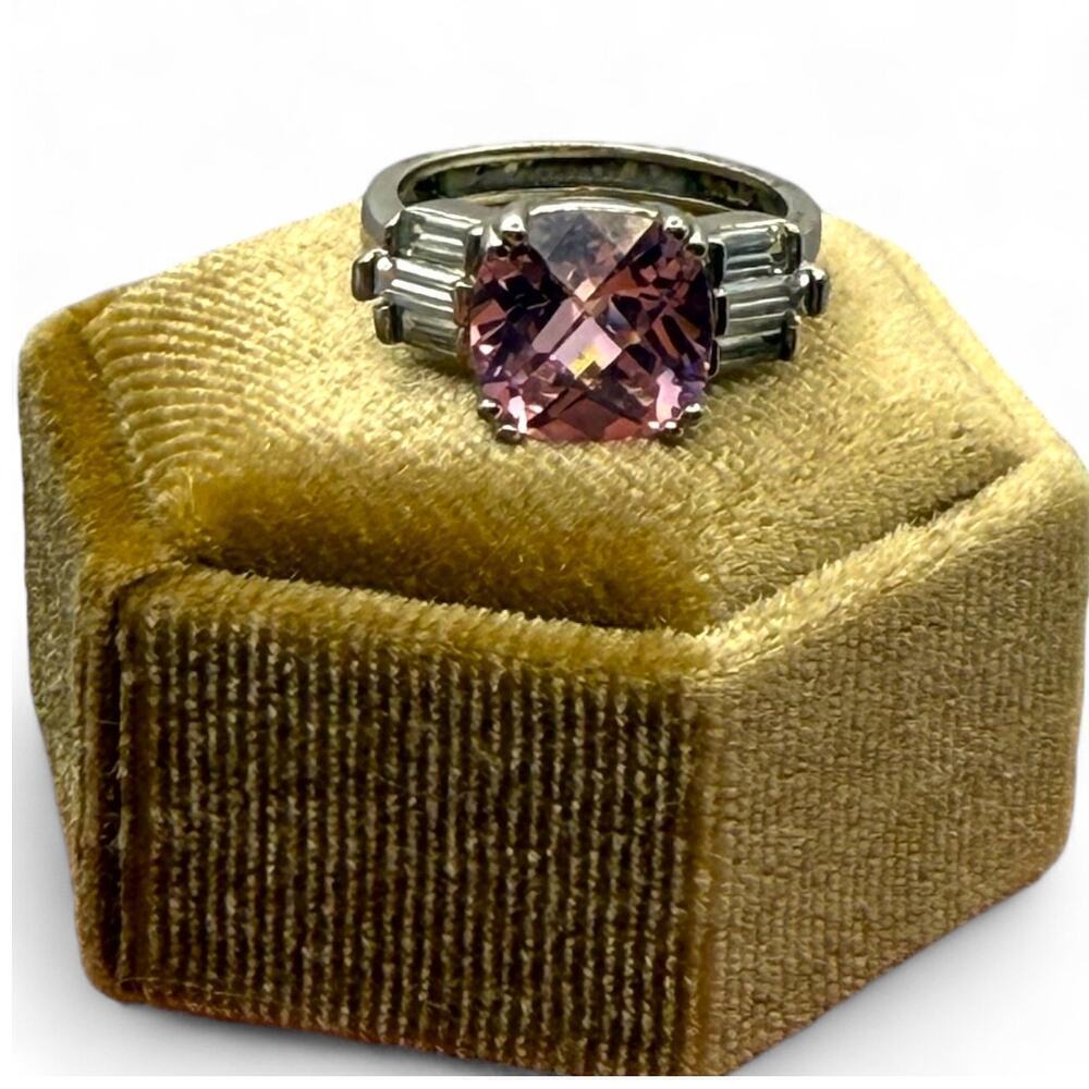 Vintage Avon Faceted Pink Glass Ring Size 7.5 Silver Tone Baguettes Cocktail - Picture 5 of 8